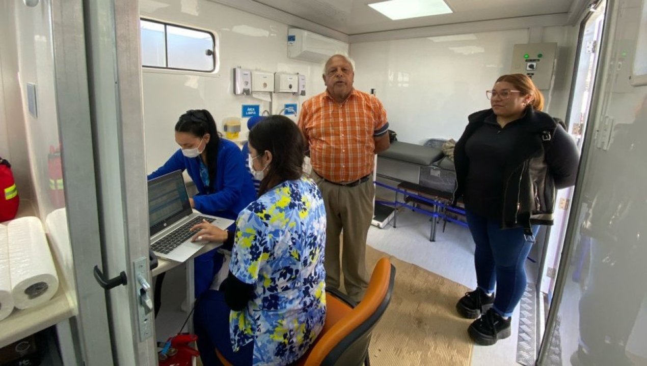 /clinica-movil-desarrollo-operativo-en-el-centro-de-la-comuna