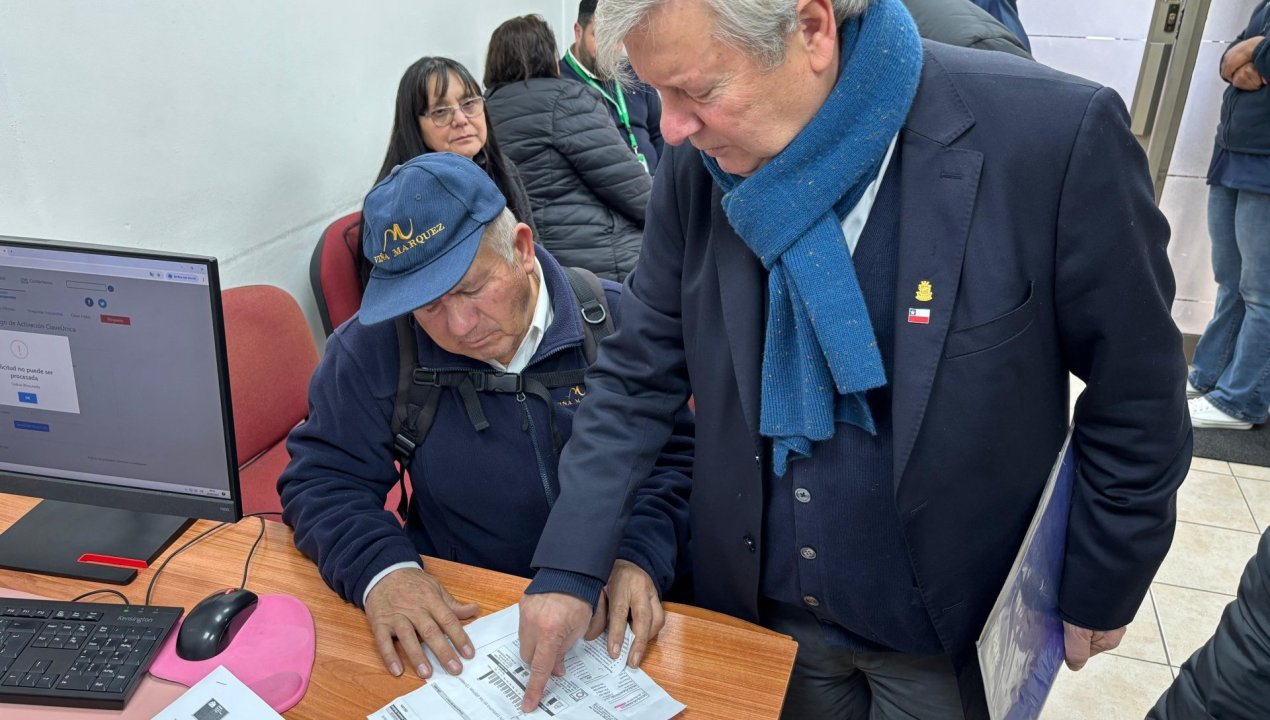 /curico-logra-compensacion-de-sernac-por-alzas-de-luz