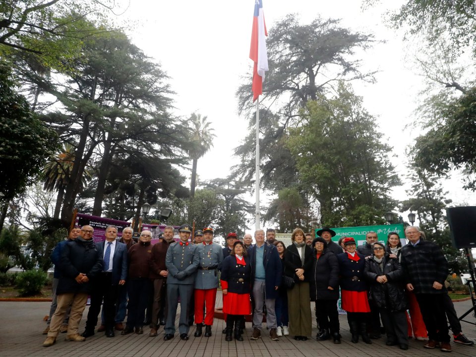 /curico-destaca-tradicional-izamiento-mensual-de-la-bandera