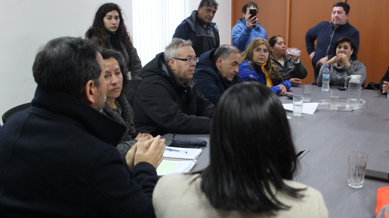 /gobierno-recibio-a-trabajadores-de-la-industria-salmonera