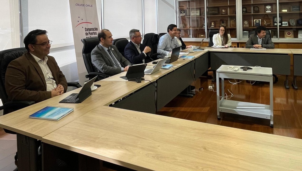 /en-visita-a-valparaiso-gerente-general-de-la-epaustral-destaca-intercambio