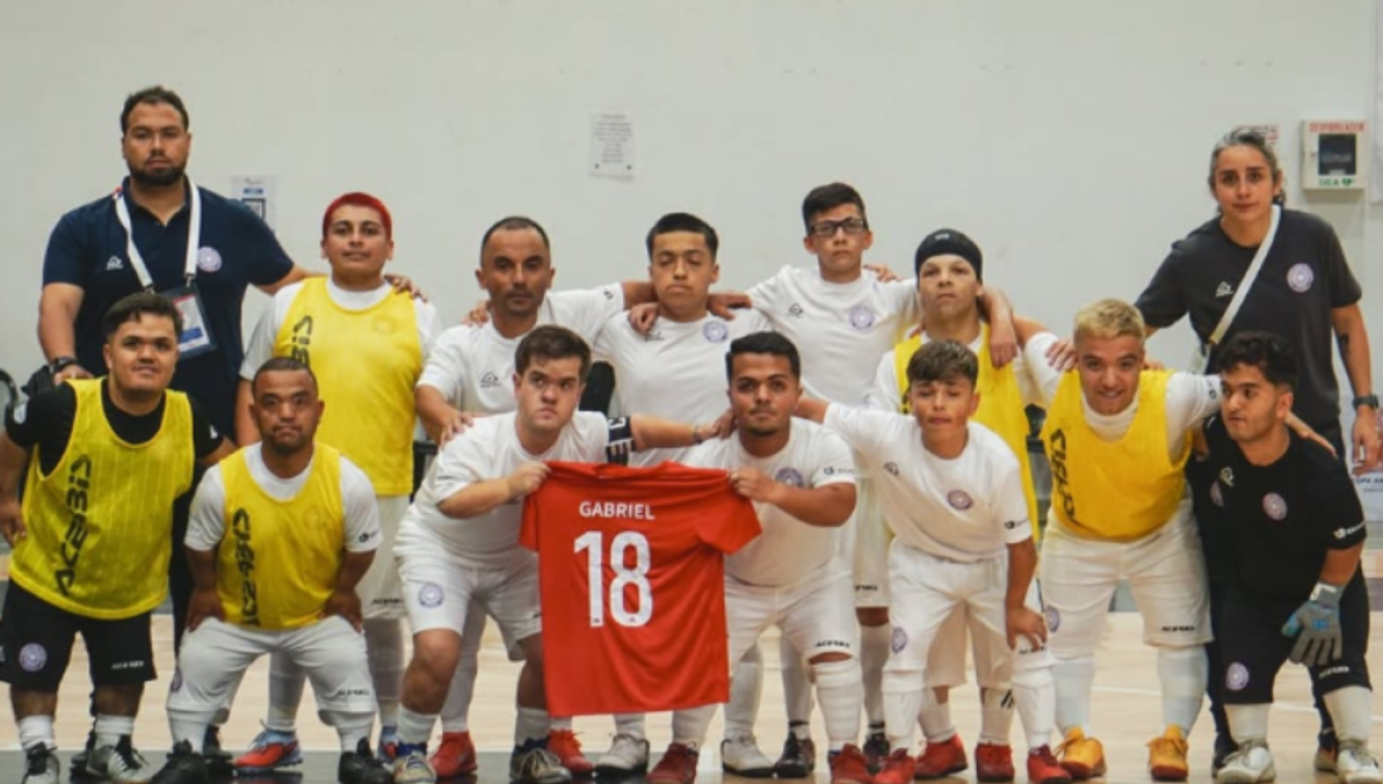 /deportes/imparables-la-roja-de-talla-baja-sorprende-con-doble-triunfo-en-la-copa