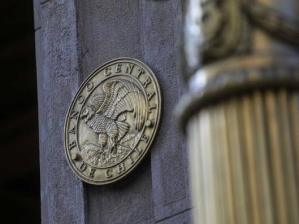 Economía chilena crece 2,5% en 2025 y Banco Central ajusta al alza cifras previas