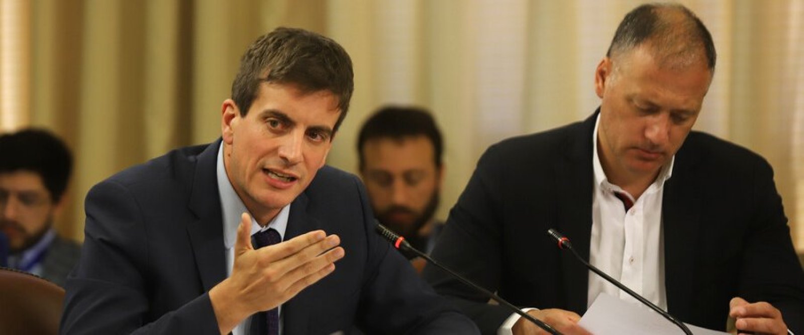 Desmarque de Schalper complica acusación constitucional contra Nicolás Grau