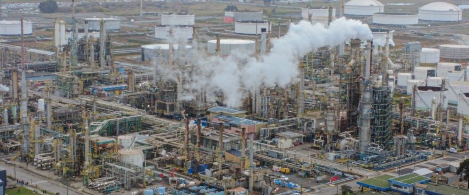 Irregularidad de ENAP en datos sobre niveles de azufre en combustibles