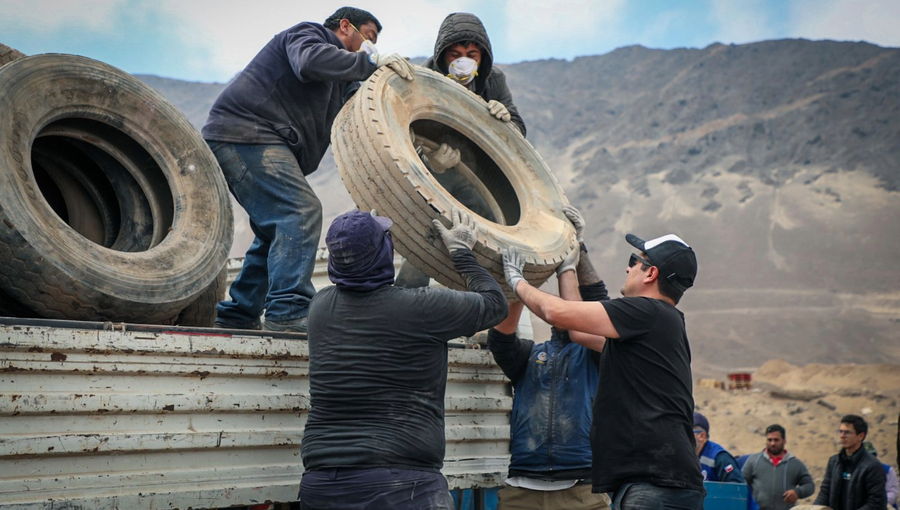 /municipalidad-de-antofagasta-retiro-cerca-de-2-mil-neumaticos-en-el-sector